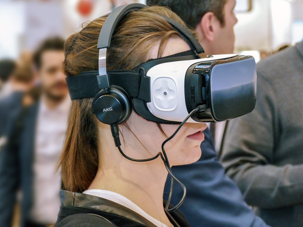 Virtual Reality: Changing the Way We Communicate